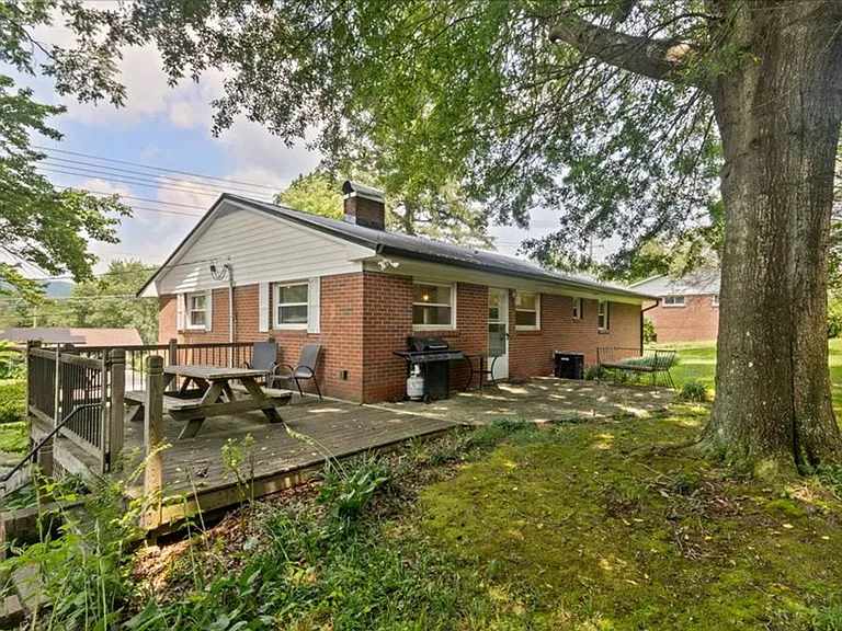 549 N Country Club Rd — Photo 14