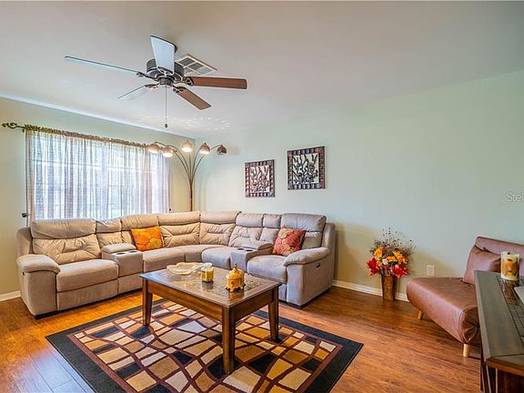 5th image of 112 Gloucester Blvd #112