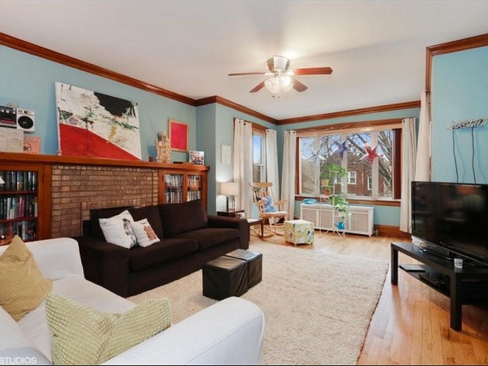 1st image of 4132 W Barry Ave #1