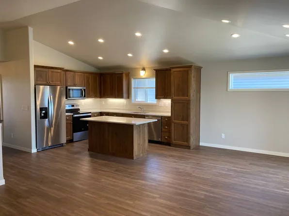 4 Bed 3 Bath Twin Home, 6630 Toronto Dr S, Fargo, ND 58104