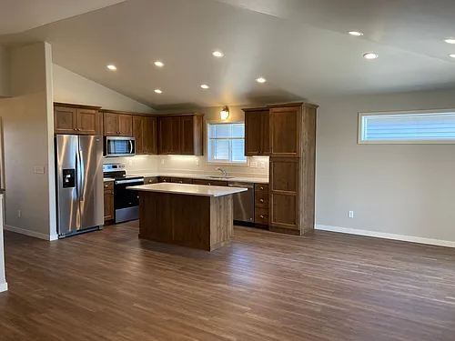 4 Bed 3 Bath Twin Home Photo 1 4 Bed 3 Bath Twin Home Photo 1