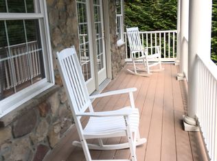 1020 Lakeview Dr, Cross Junction, VA 22625