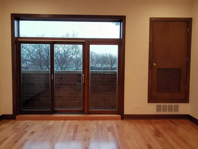 6566 N Northwest Hwy — Photo 2