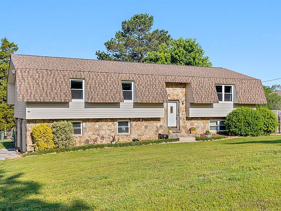 2nd image of 34 Jack Ln