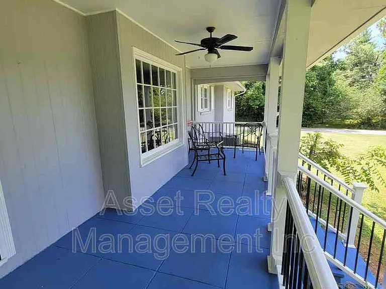 201 Farlow Dr — Photo 4