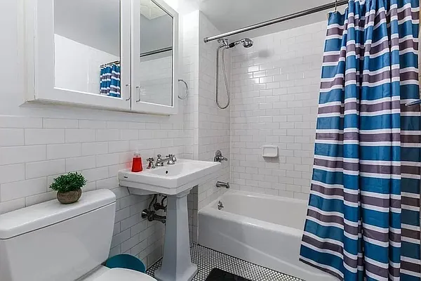 Rented by The Downtown LLC | media 11