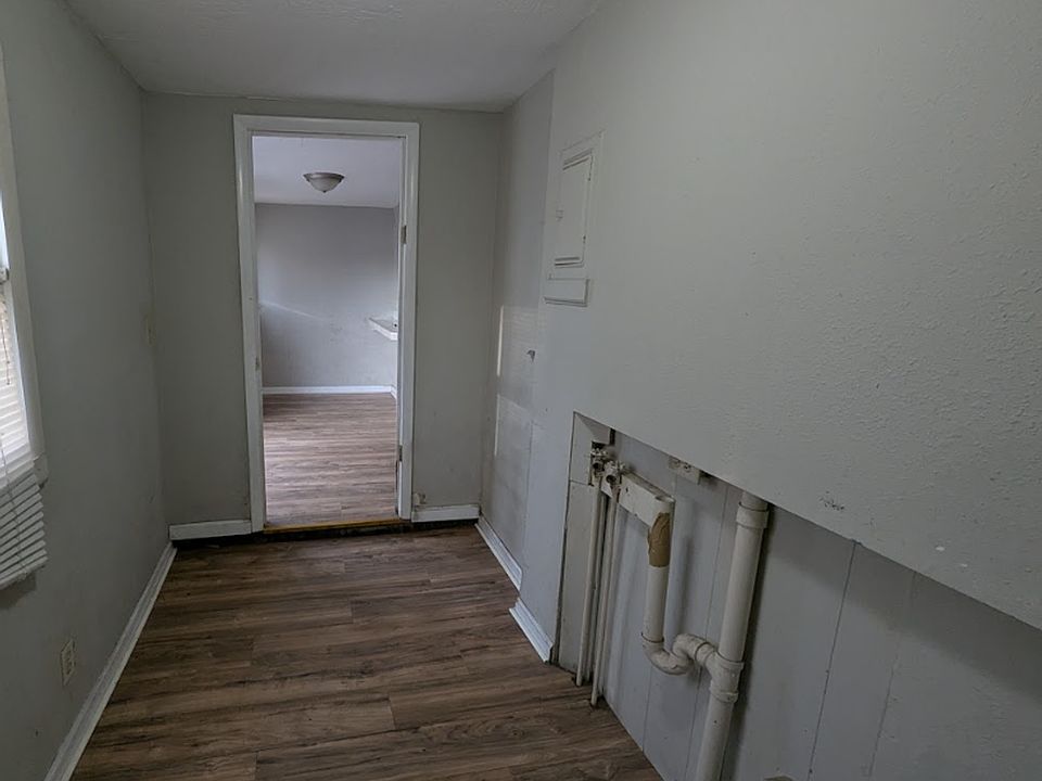 1st image of 1709 S Evergreen Ave