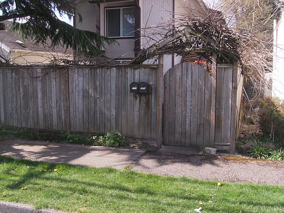 4th image of 8314 S Park Ave #16