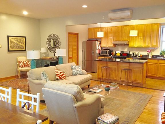 5th image of 105 E 9th St APT 1F