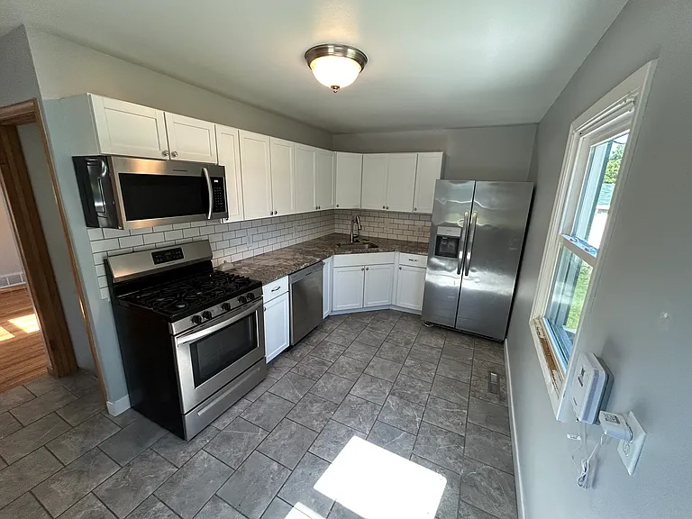 4102 Polk St — Photo 3
