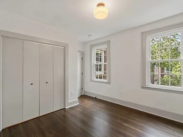 10 Dana St #14 — Photo 5