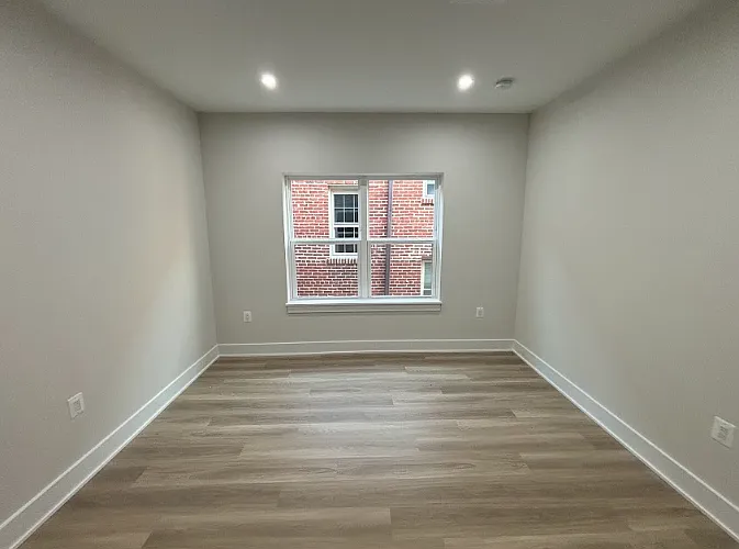 1031 Kearny St NE — Photo 1