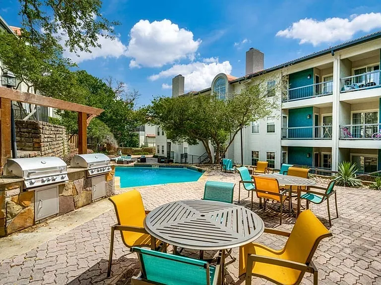 Estates at Las Colinas