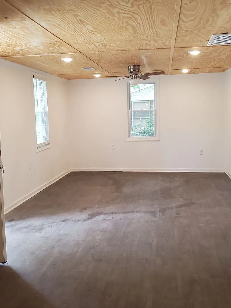 155 Circle Dr — Photo 3