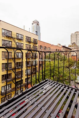 Rented by Mirador Real Estate | media 23