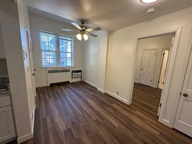 228 Langdon St — Photo 10