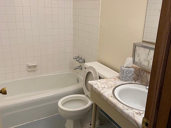 2nd image of 6425 W Norwich Ave #203