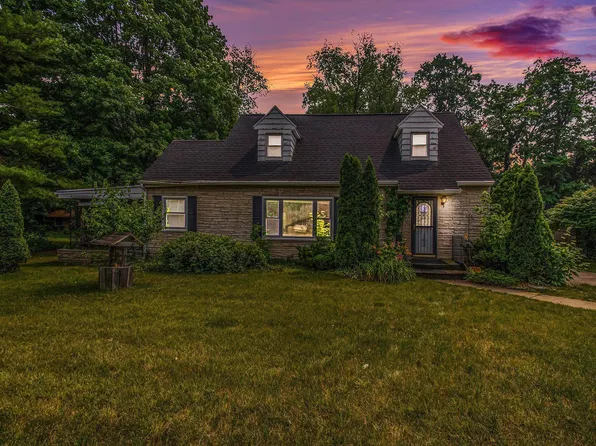 244 E Willow Dr, South Bend, IN 46637