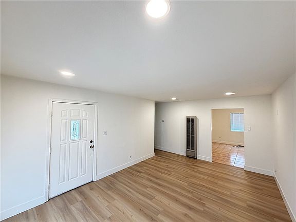 3rd image of 12660 Yorba Ave