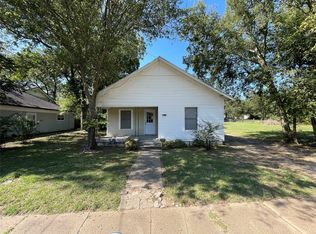 800 Jefferson St, Bowie, TX 76230