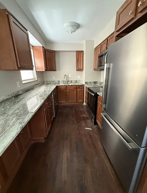 3 bed, 930 sqft, $1,595 — Photo 4