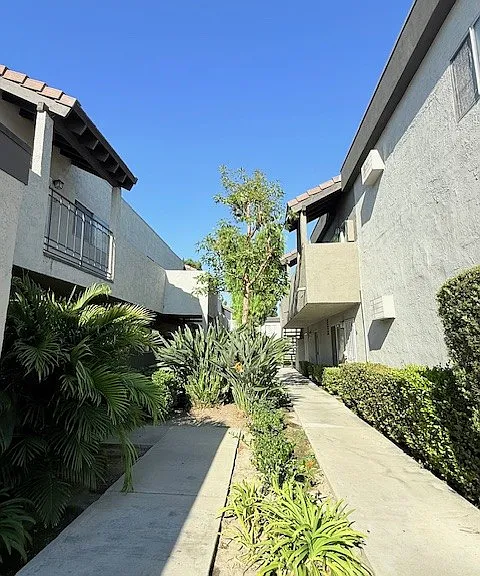 Villa Vista Apartments — Photo 16