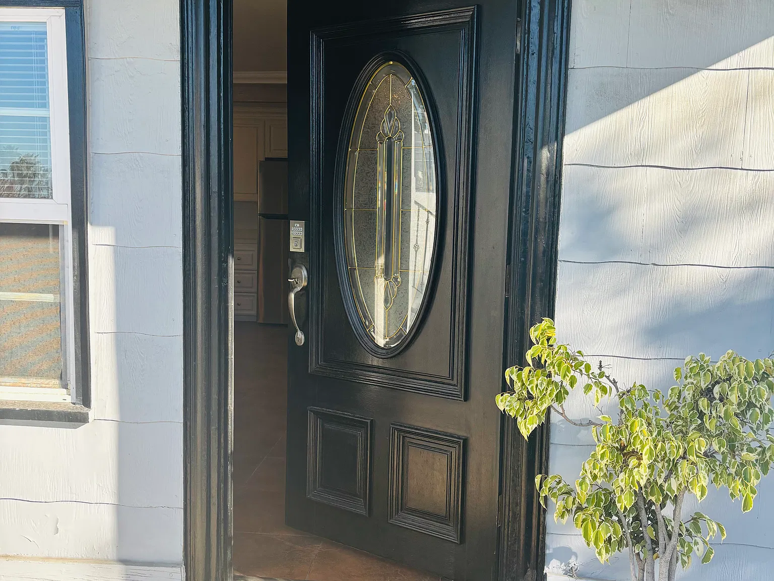 274 Cliff Drive — Photo 2
