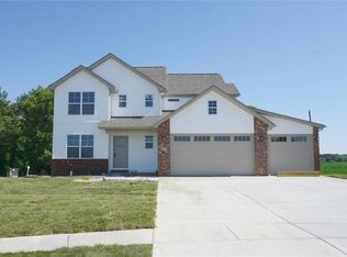 1804 Crimson Oak Dr, Maryville, IL 62062