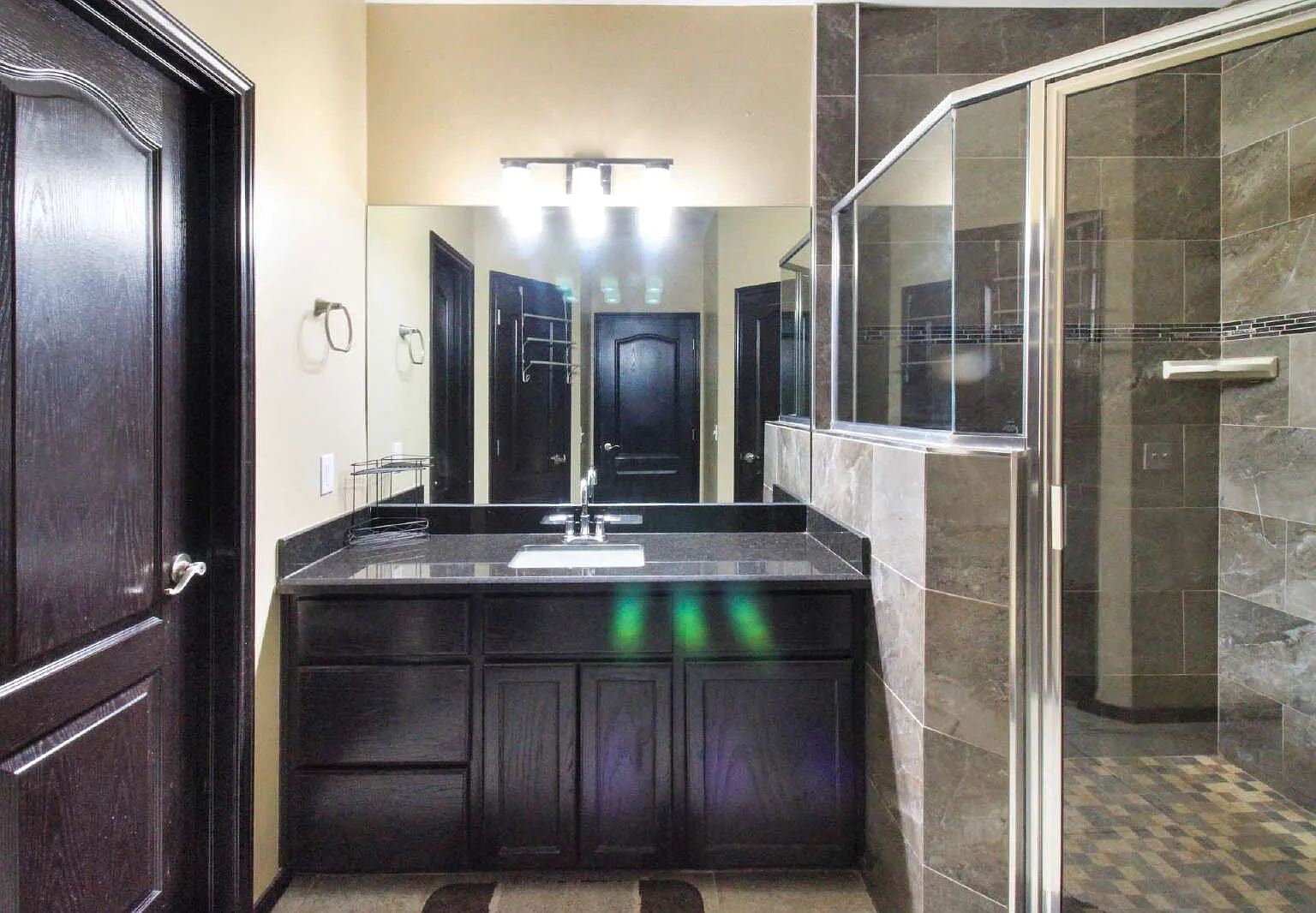 3 bed, 2.0 bath, $2,300 — Photo 4