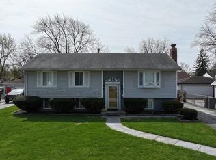304 E Birch Dr, Glenwood, IL 60425