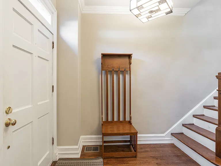 2650 Woodley Pl NW — Photo 3
