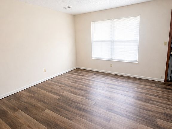 2nd image of 2036 Essex Dr #2036