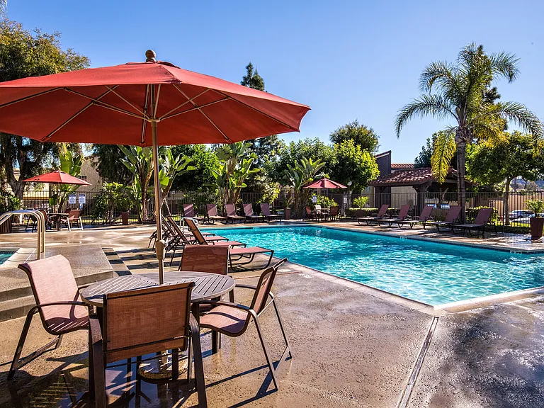 800 S Brea Blvd — Photo 14