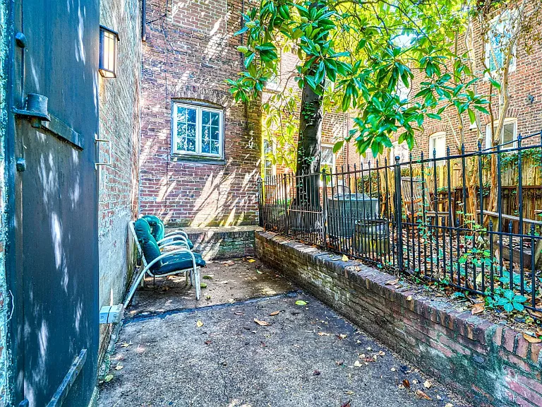 807 Light St #A — Photo 18