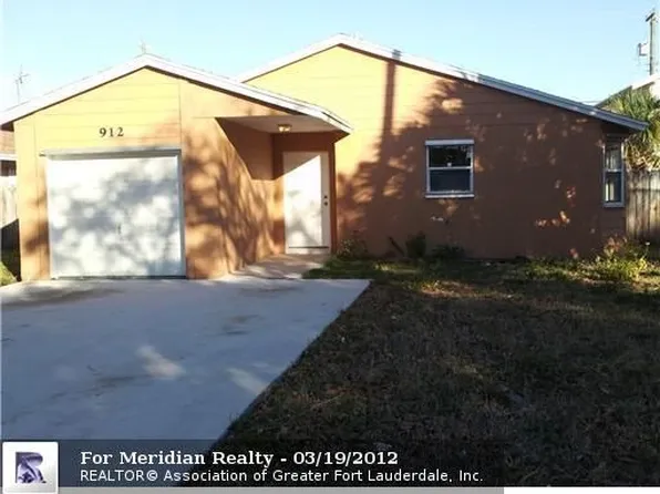 912 S North St, Lake Worth, FL 33460
