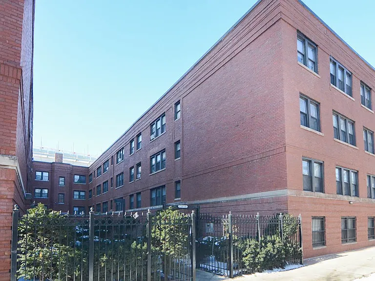 5736 N Winthrop Ave #410 — Photo 1