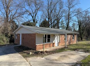 2 Waddell Rd, Greenville, SC 29609