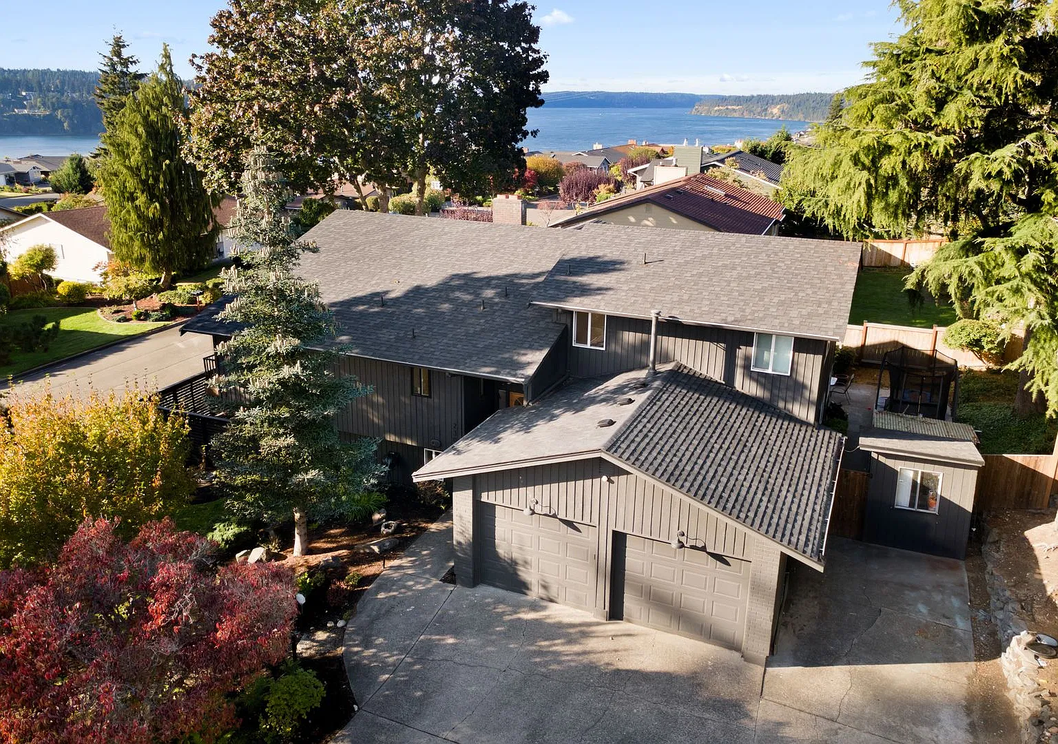Stunning North Tacoma Home — Photo 1