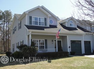 136 Willow Wood Dr, Oakdale, NY 11769