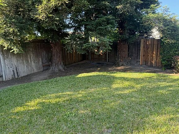 3rd image of 3624 Poppy Hill Way