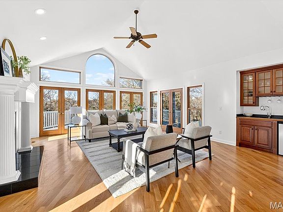 3rd image of 12914 Meadow Hl