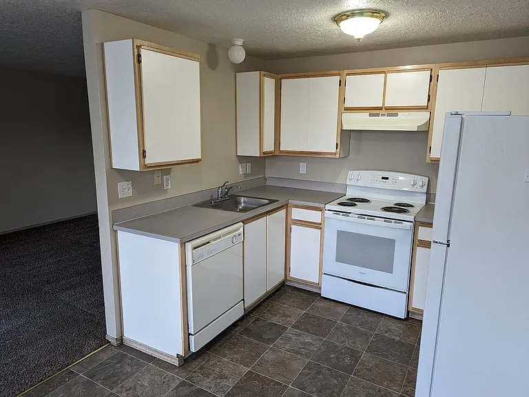 1346 W Locust St — Photo 3