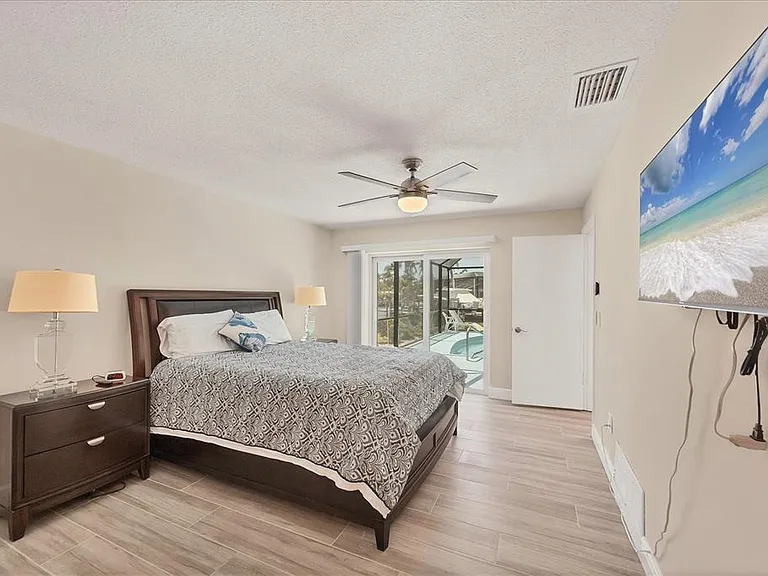 5585 Contento Dr — Photo 10