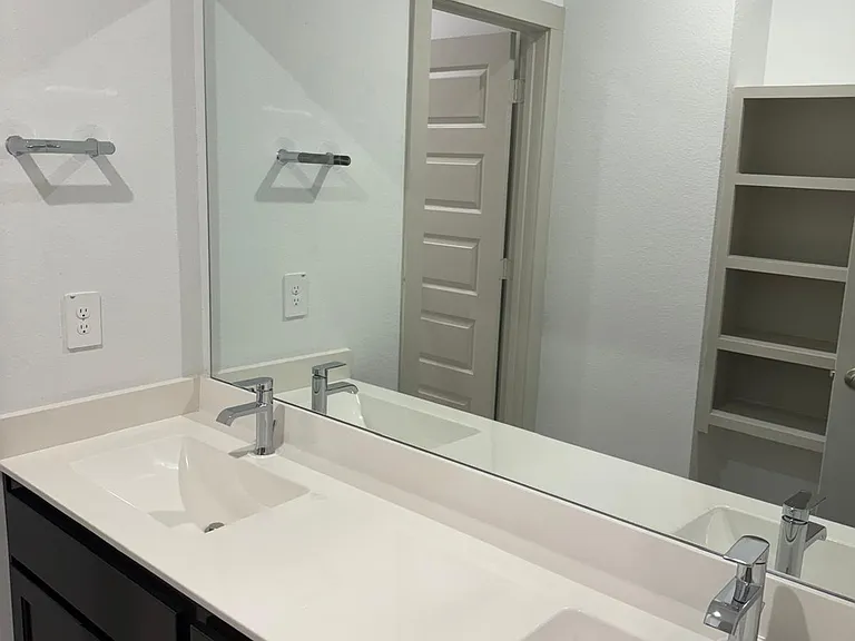 911 Wormwood Dr — Photo 5