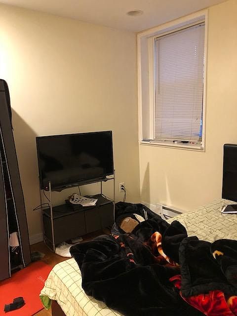 2nd image of 50 Arundel St