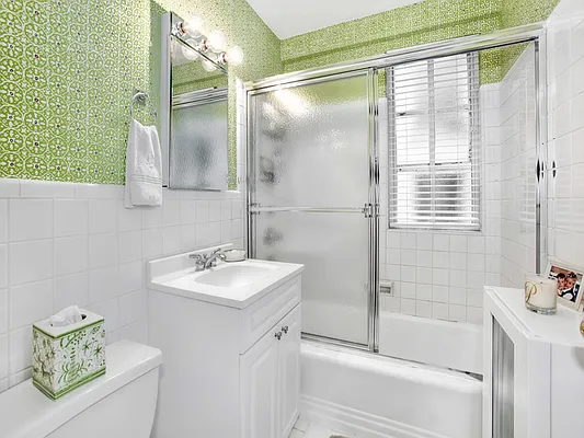 Sold by Sotheby's International Realty | media 29