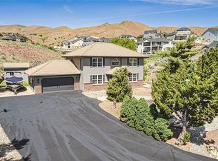 236 Rolling Hills Ln, Wenatchee, WA 98801