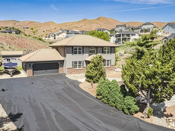 236 Rolling Hills Ln, Wenatchee, WA 98801