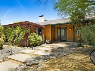 19201 Santa Rita St, Tarzana, CA 91356