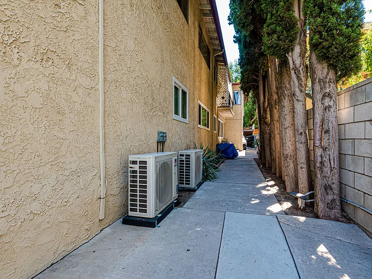 4324 Ventura Canyon Ave — Photo 1
